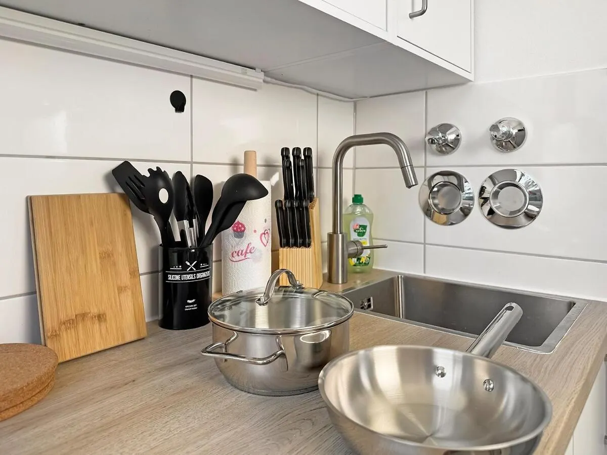 Cozy And Centrally Located In List Hannover 2 Beds And Kitchen